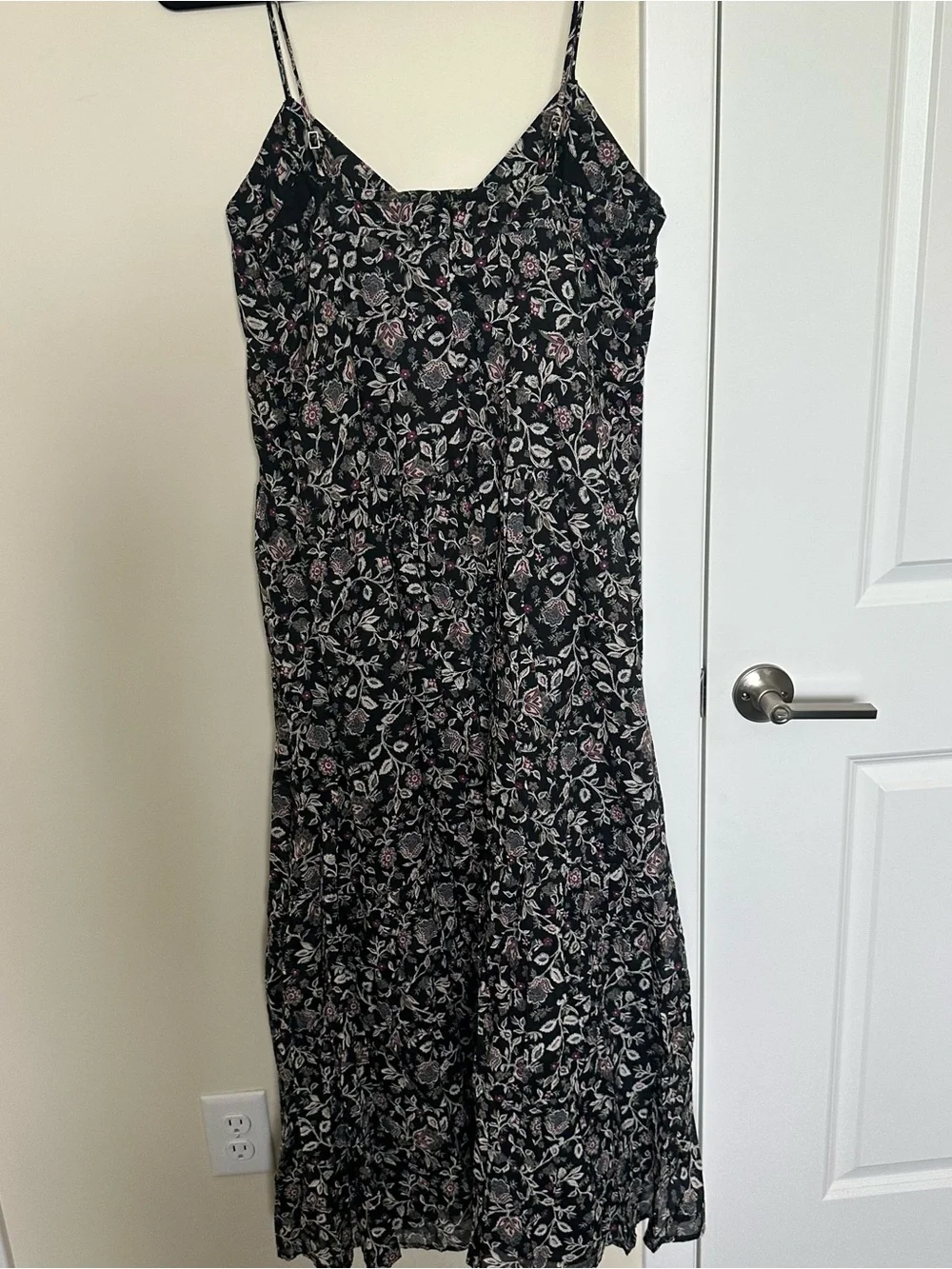 Abercrombie V-Neck Flowy Maxi Dress - M